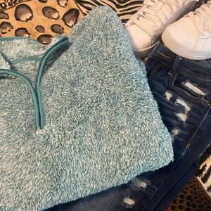 St.John’s Bay Lrg Furry Sweater